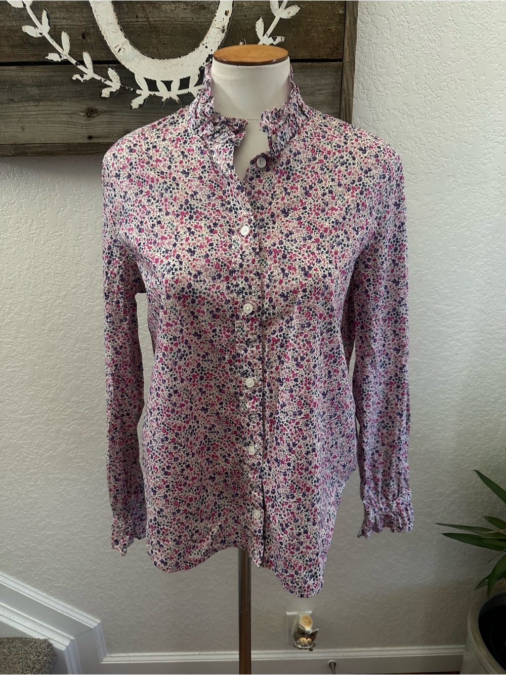 J. Crew Classic Floral Ruffle Collared Button-Up Blouse Pink Floral size 10